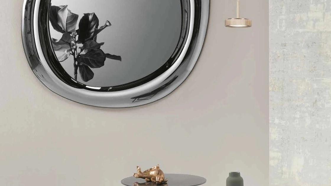 Specchio sagomato con cornice curva Move di Capodarte