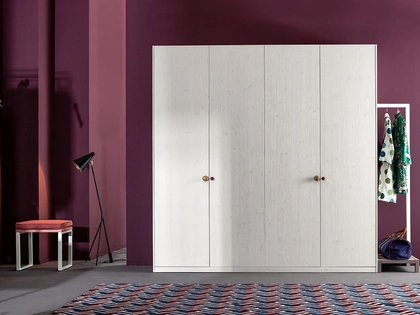 Armadio Easy in legno massello di Callesella