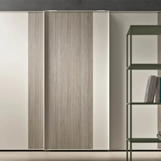 Armadio dal design raffinato in laccato opaco e melaminico Slim Scorrevole di Clever