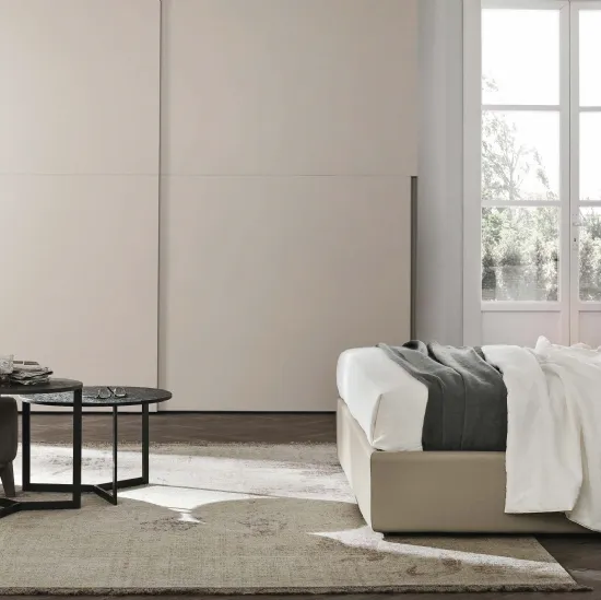 Letto Dafne in ecopelle con contenitore di Tomasella