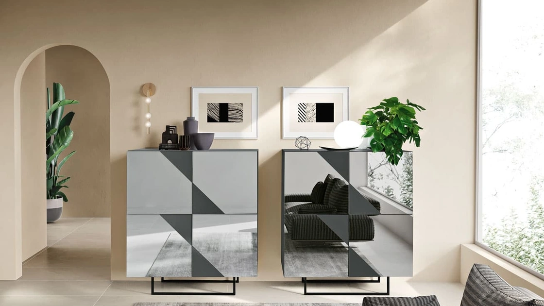 Madia Alta Arte con ante in MDF rivestite in vetro specchio di Capodarte