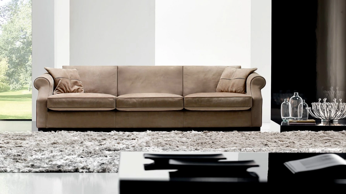 Divano lineare Alexander di Cava Divani