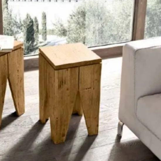 Sgabello Star in legno massiccio anche con funzione di tavolino di FGF Mobili