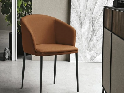 Sedia con braccioli Sofia poltroncina in pelle imbottita di Sedit