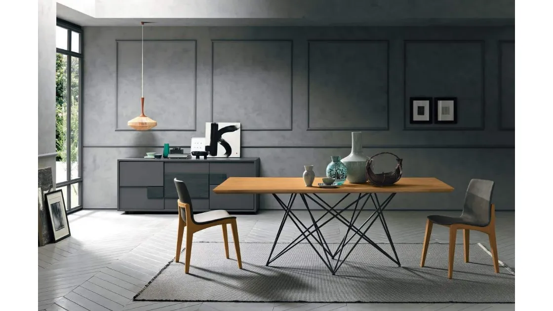 Tavolo Trendy in legno con base in metallo di FGF Mobili