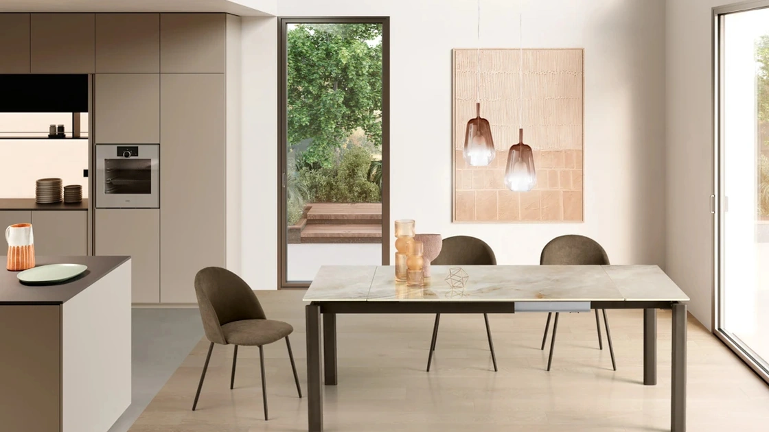 Tavolo Opus 140 di Ikone Casa