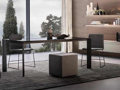 Tavolo allungabile Roy in vetro laccato lucido di Giellesse