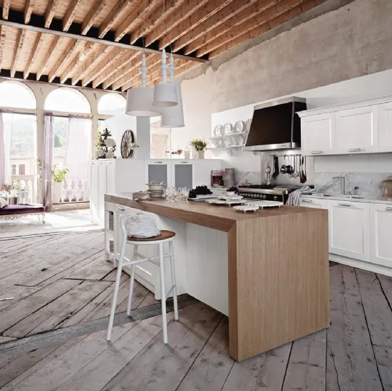 Cucina Classica con isola in legno laccato bianco con top in marmo Asolo 01 di Dibiesse