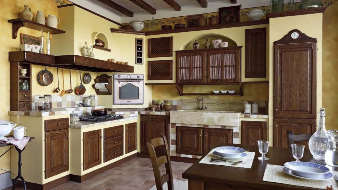 Cucina in Muratura ad angolo classica in finitura Castagno Spazzolato con top piastrellato mix 4 colori Mastro Cecco di Le Cucine dei Mastri