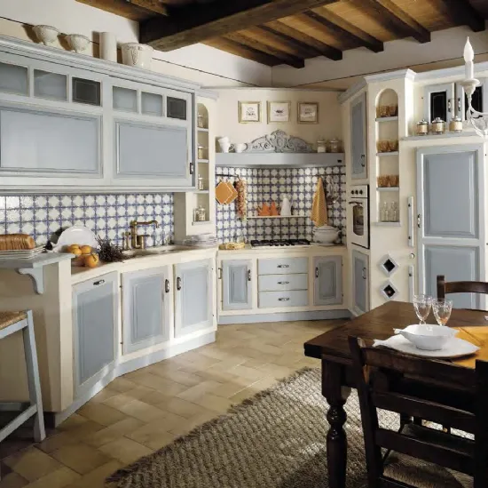 Cucina angolare in Muratura Mastro Leone in finitura laccato Celeste Antico di Le Cucine dei Mastri