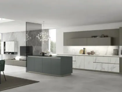 Cucina Moderna con isola AL 32 01 in HPL Calacatta, vetro e Fenix di Arrex