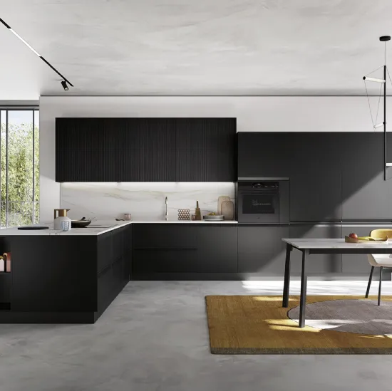 Cucina Moderna con penisola K10 002 in laccato e cannettato nero di Ar-due